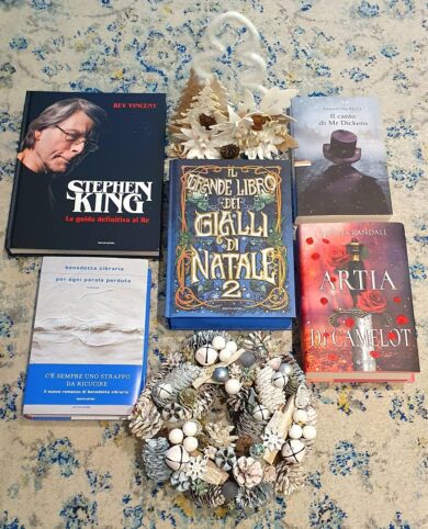 Natale 2022, cinque libri da far trovare sotto l’albero e per le feste