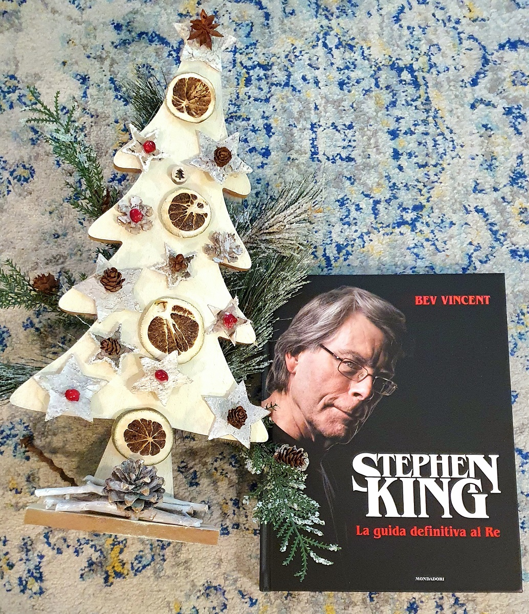 Natale 2022, cinque libri da far trovare sotto l’albero e per le feste