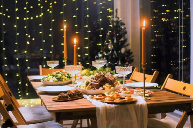 Natale, pranzi e cenoni salatissimi: 2,9 miliardi la spesa col caro bollette