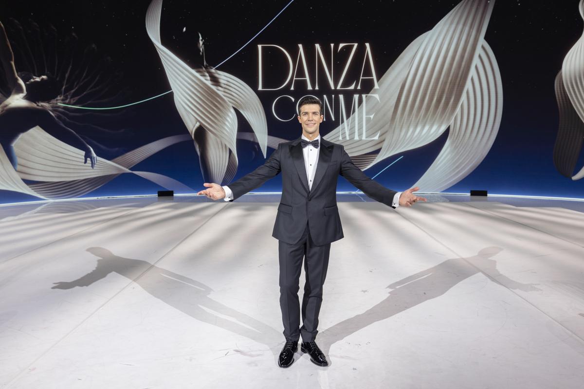 Danza con Me, Roberto Bolle: “Col mio avatar ballo la breakdance. Un desiderio? Chiedo al governo Meloni che…” Danza con Me, Roberto Bolle: “Col mio avatar ballo la breakdance. Un desiderio? Chiedo al governo Meloni che…”