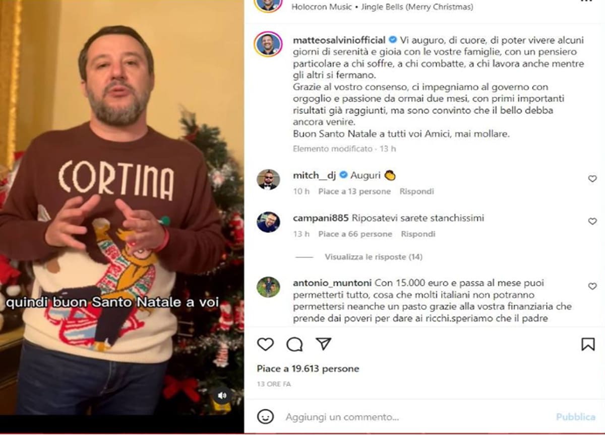 Meloni in rosso, Silvio con Fascina: gli auguri di Natale dei politici