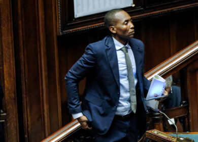 Lady Soumahoro, regolarmente stipendiata dalla coop dal 2018 al 2021. Le bugie