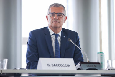 L’ASI manda tutti i dipendenti in ferie per due settimane: Mimit irritato