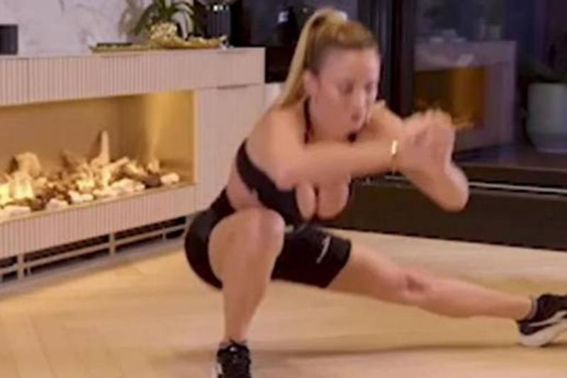 Diletta Leotta, challenge (post) Natale mozzafiato: “Voi ci riuscite?”