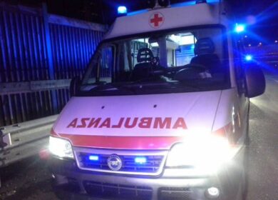 Milano, scontro tra vettura e tram: grave l’automobilista