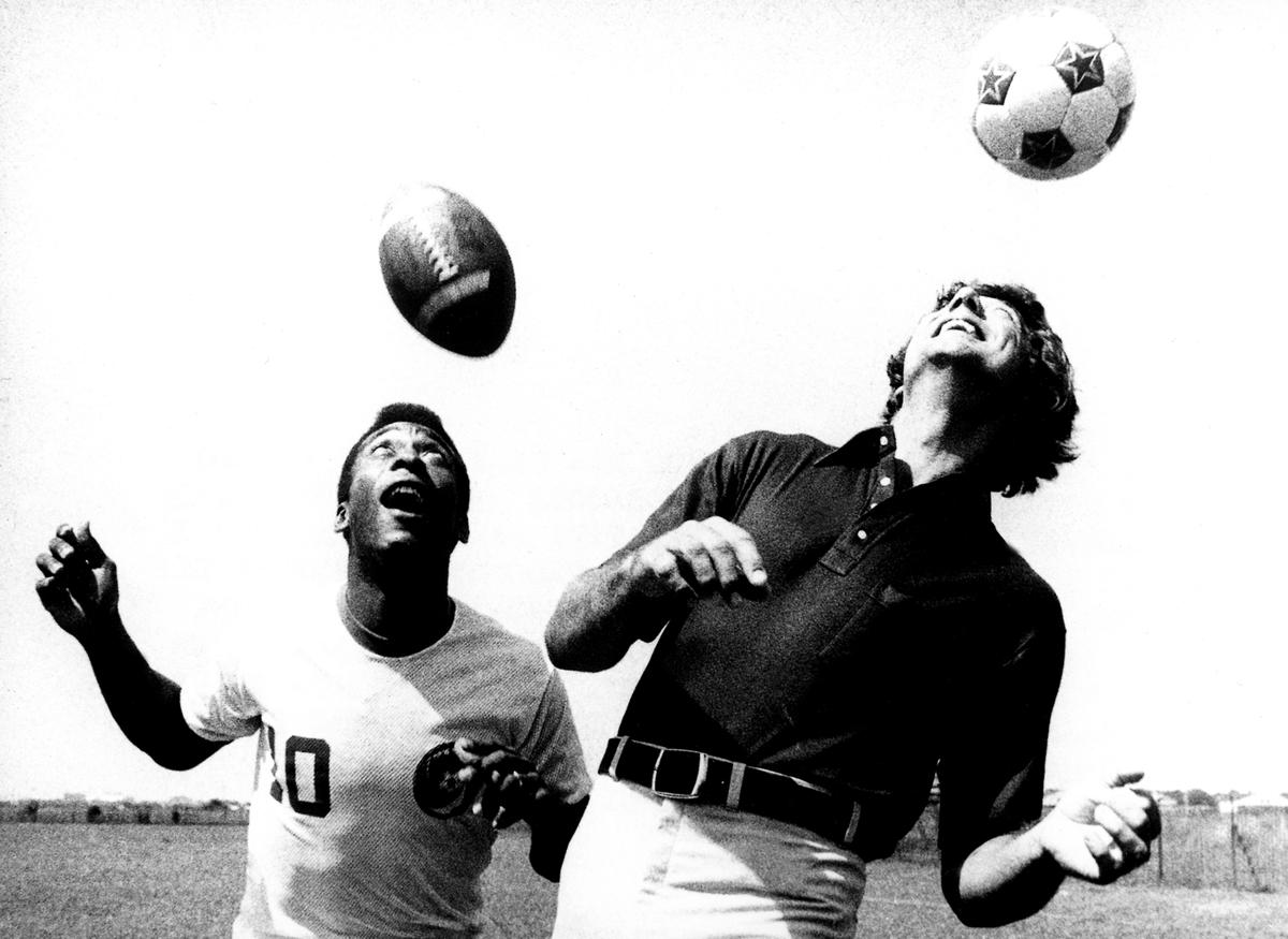 E’ morto “O’ Rey” Pelè: rivedi la sua mitica rovesciata e i suoi gol più belli