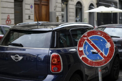 Arriva la campagna civica #iononcisto. Cittadini contro la sosta selvaggia