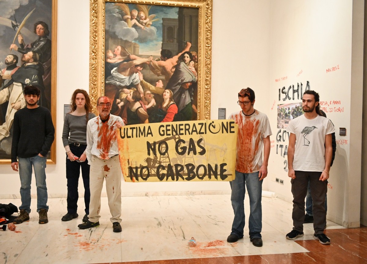 Galleria foto 'Ultima Generazione: “I veri criminali sono i politici. Ecco chi ci finanzia”' - foto 1