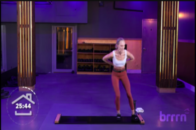 Slide Board, l’allenamento a casa per tutti: anche per gli over 60 e 70