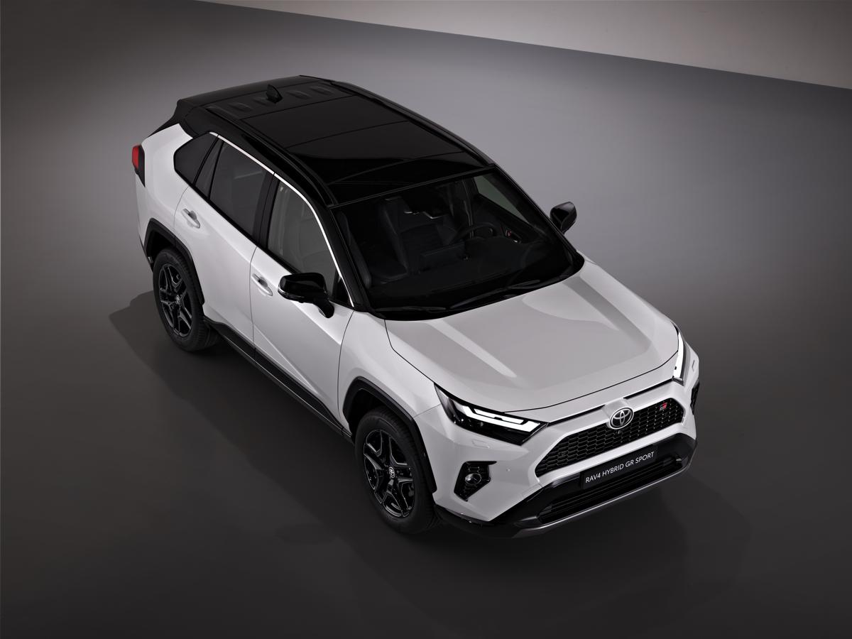 Toyota svela il nuovo Rav 4 GR Sport ispirato alle competizioni Toyota svela il nuovo Rav 4 GR Sport ispirato alle competizioni