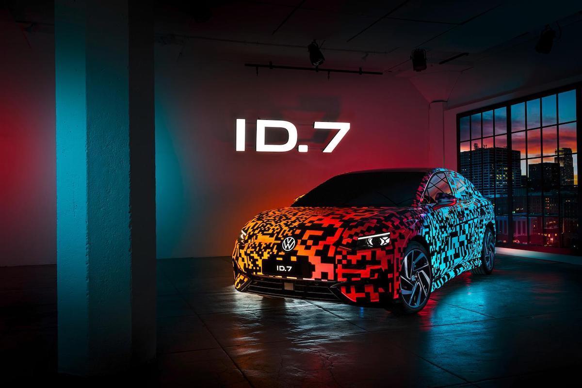 Volkswagen ID.7 esordisce al CES con un camuffamento digitale luminoso Volkswagen ID.7 esordisce al CES con un camuffamento digitale luminoso