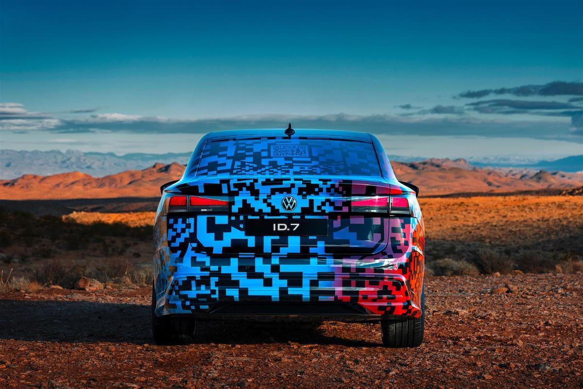Volkswagen ID.7 esordisce al CES con un camuffamento digitale luminoso Volkswagen ID.7 esordisce al CES con un camuffamento digitale luminoso