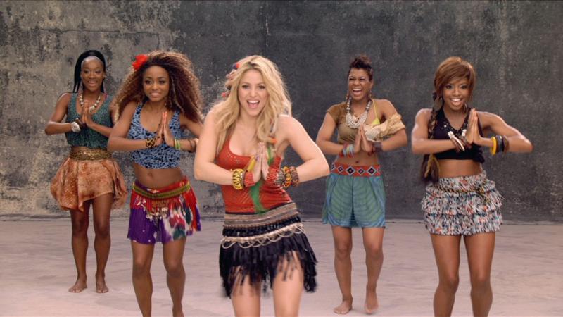 Shakira se ne va con i figli e Piqué torna a giocare. Ecco con quale maglia Shakira se ne va con i figli e Piqué torna a giocare. Ecco con quale maglia