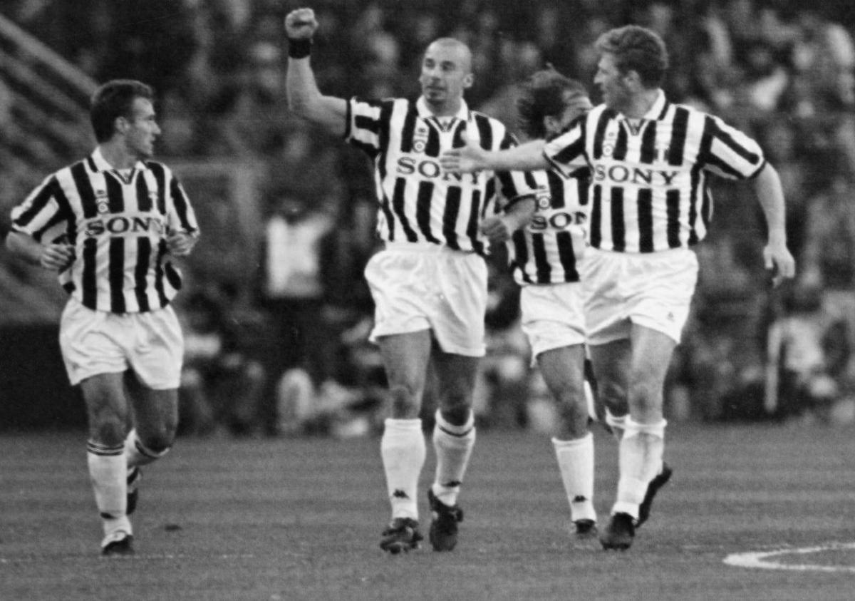 Ciao Gianluca Vialli, ci sei sfuggito come la palla che aggira la barriera Ciao Gianluca Vialli, ci sei sfuggito come la palla che aggira la barriera