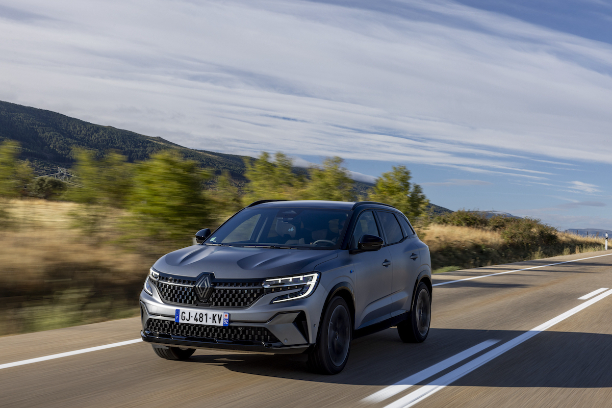 Renault dice no a vendita diretta auto elettriche