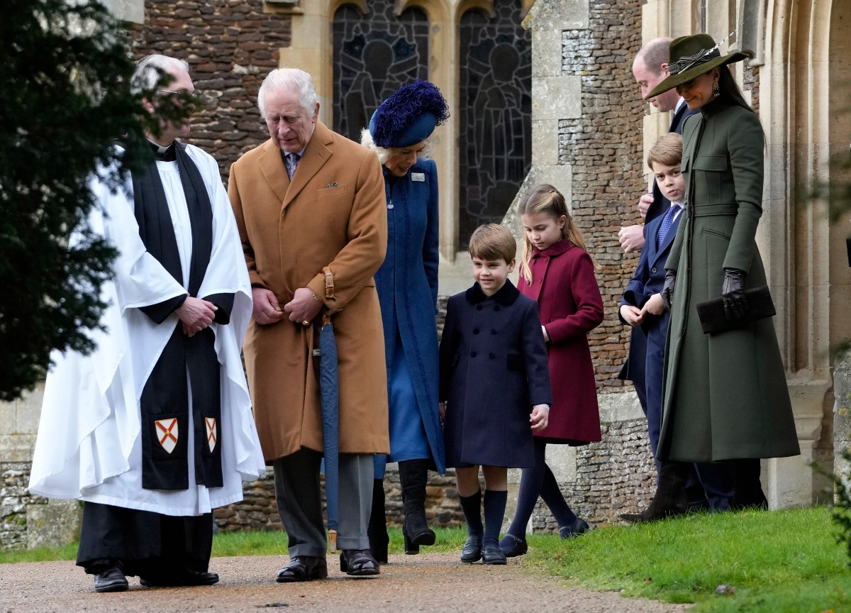 Dal “Nazi Harry” al goffo Re Carlo: così la monarchia Uk rischia di saltare Dal “Nazi Harry” al goffo Re Carlo: così la monarchia Uk rischia di saltare