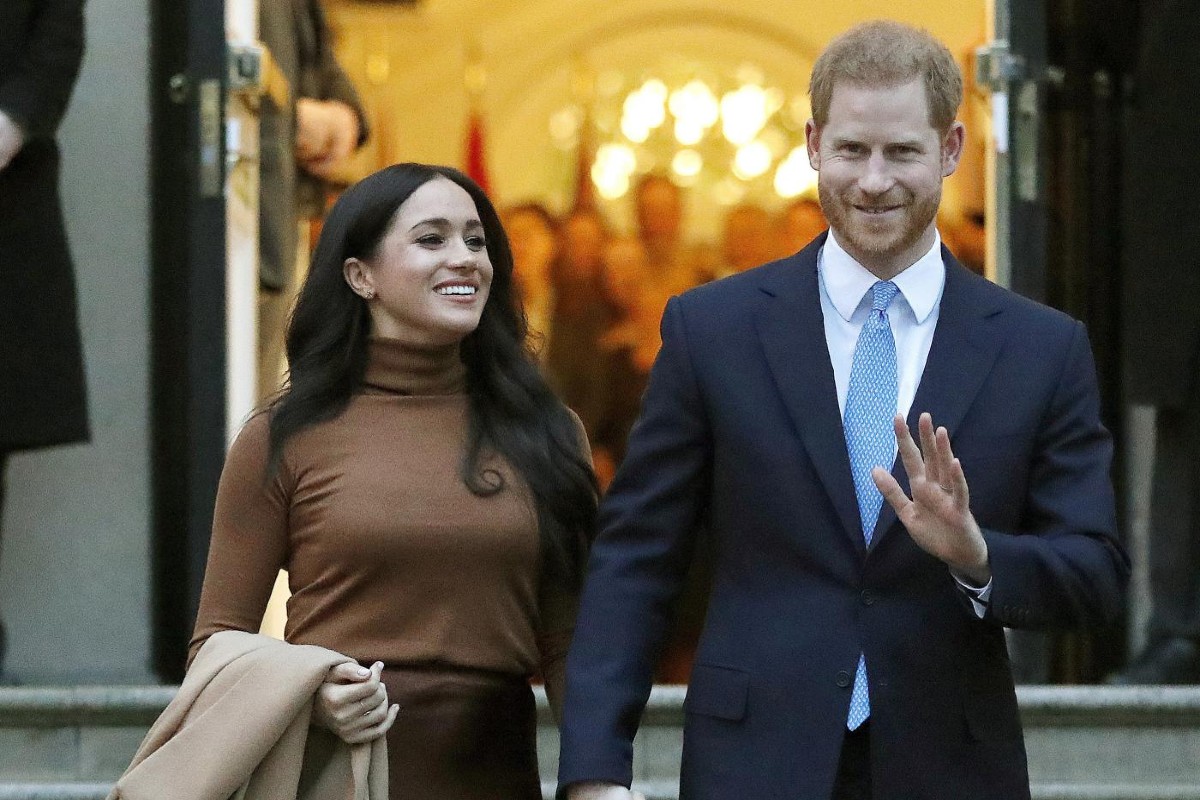 Dal “Nazi Harry” al goffo Re Carlo: così la monarchia Uk rischia di saltare Dal “Nazi Harry” al goffo Re Carlo: così la monarchia Uk rischia di saltare