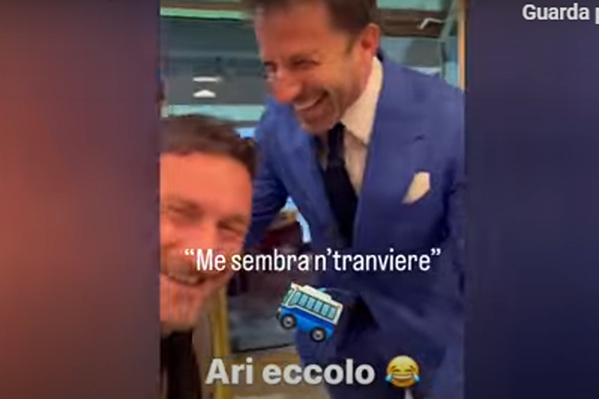 Totti, Noemi Bocchi e Ilary Blasi: il calciatore vittima di gossip di Stato? Totti, Noemi Bocchi e Ilary Blasi: il calciatore vittima di gossip di Stato?