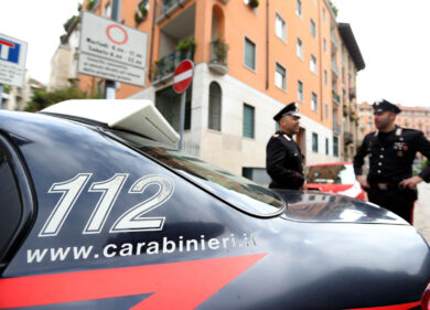 Rapina e sequestro di persona in sala slot a Milano