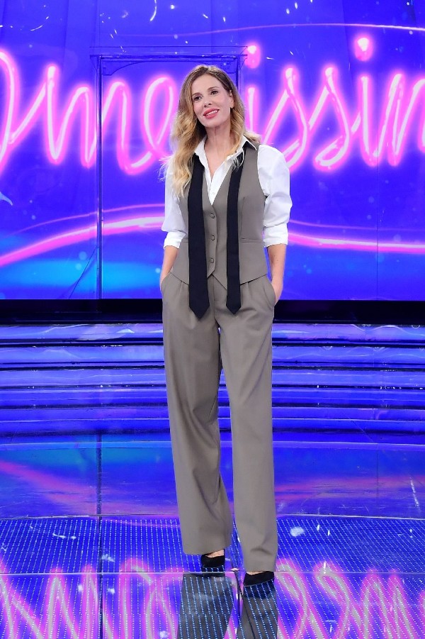 Il grande ritorno della Marcuzzi in Rai. Alessia debutta con “Boomerissima”