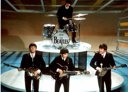 Rolling Stones e Beatles: “Clamorosa fusione tra i superstiti delle due band” Rolling Stones e Beatles: “Clamorosa fusione tra i superstiti delle due band”