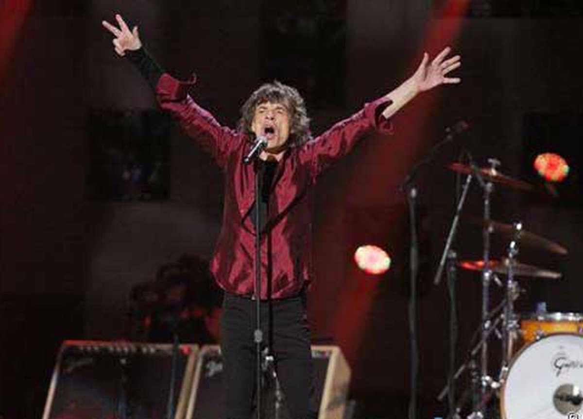 Rolling Stones e Beatles: “Clamorosa fusione tra i superstiti delle due band” Rolling Stones e Beatles: “Clamorosa fusione tra i superstiti delle due band”