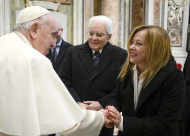 Bergoglio-Meloni, che feeling. Il dietro le quinte dell’incontro
