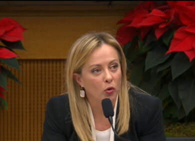Cdm caro-benzina, le accise restano. Meloni: “Era stata una scelta condivisa”