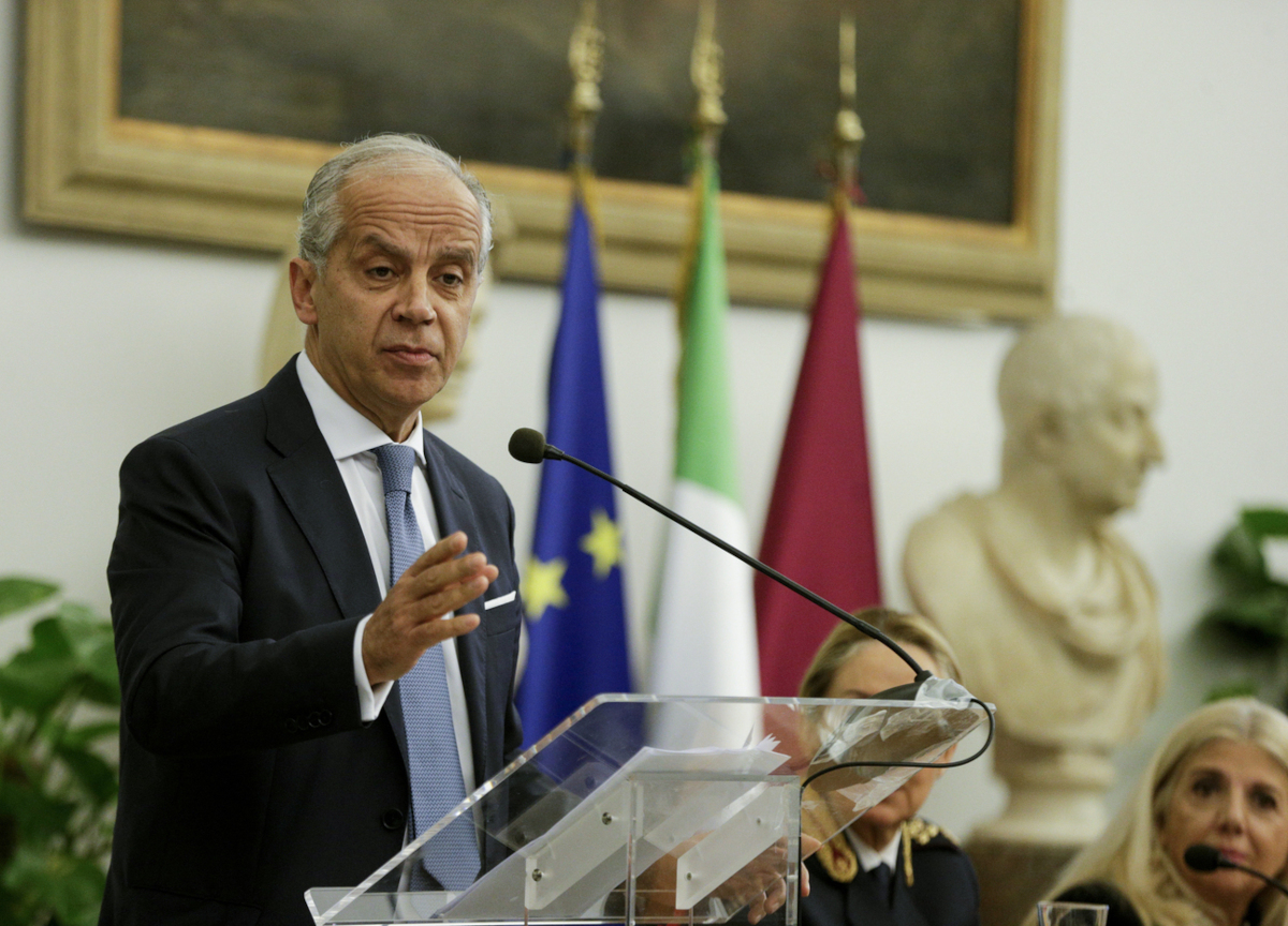 Migranti: vertice con Meloni, Salvini, Tajani, Piantedosi e la 007 Belloni Migranti: vertice con Meloni, Salvini, Tajani, Piantedosi e la 007 Belloni