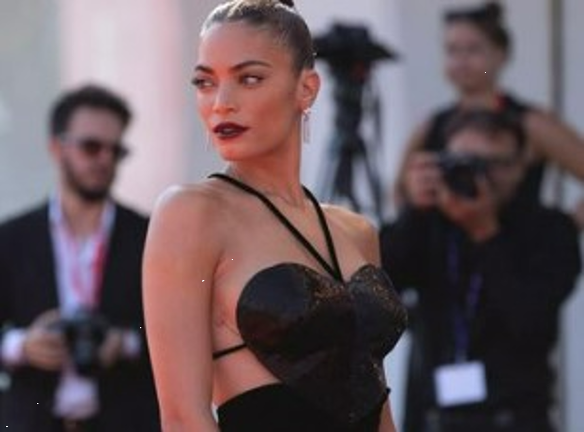 Elodie a Sanremo diretta da Carolina Bubbico. Quelle voci di un fidanzamento Elodie a Sanremo diretta da Carolina Bubbico. Quelle voci di un fidanzamento