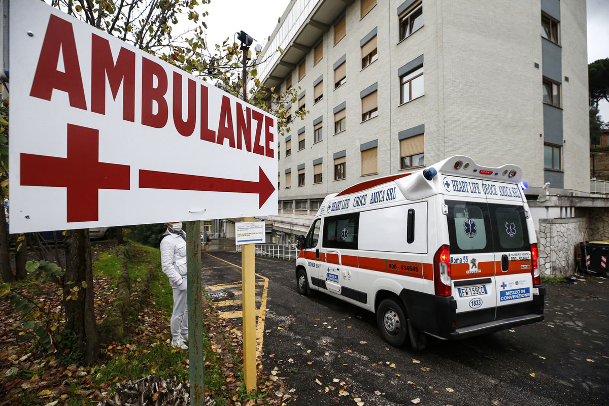 Torino, donna di 74 anni cade dalla barella e muore in ospedale Torino, donna di 74 anni cade dalla barella e muore in ospedale