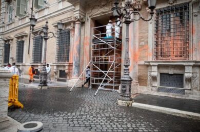 Blitz ambientalisti, chi c’è dietro agli imbrattatori di Ultima Generazione