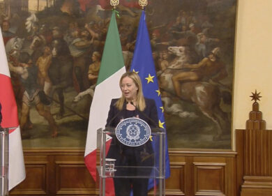 Il governo umilia le famiglie che hanno subito un lutto e non fa nulla. Zero