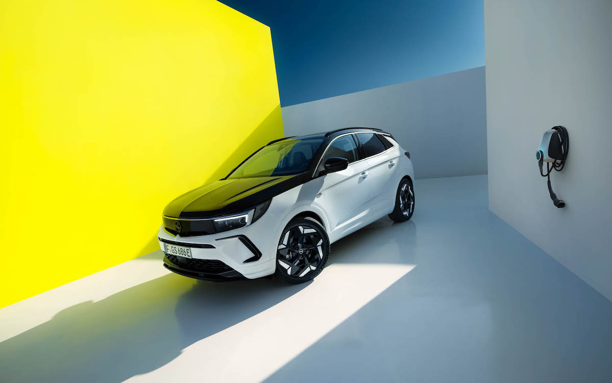 Opel Astra GSe e Grandland Gse, ordinabili in Italia: ecco quanto costano Opel Astra GSe e Grandland Gse, ordinabili in Italia: ecco quanto costano