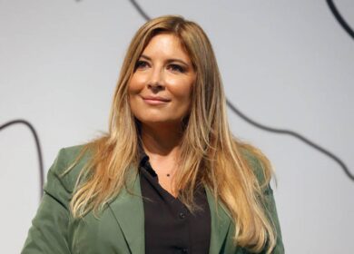 Lucarelli o Ferragni? I pubblicitari stanno con Chiara. Chi preferisci? Vota