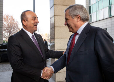 Migranti, 330mila arrivi irregolari in Ue. Tajani e Piantedosi in Turchia