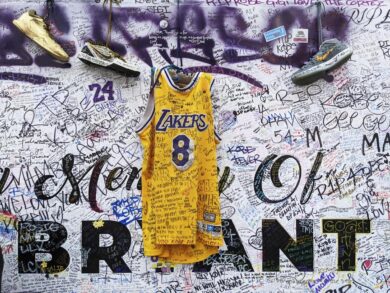 Kobe Bryant, asta milionaria per la maglia. Sotheby’s punta al record