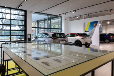Opel:  svela a Milano la nuova identità di marca