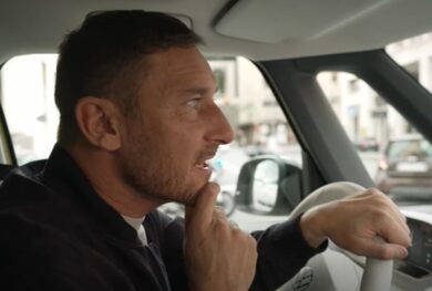 Totti e i prestiti all’amico poliziotto, appassionato di auto di lusso