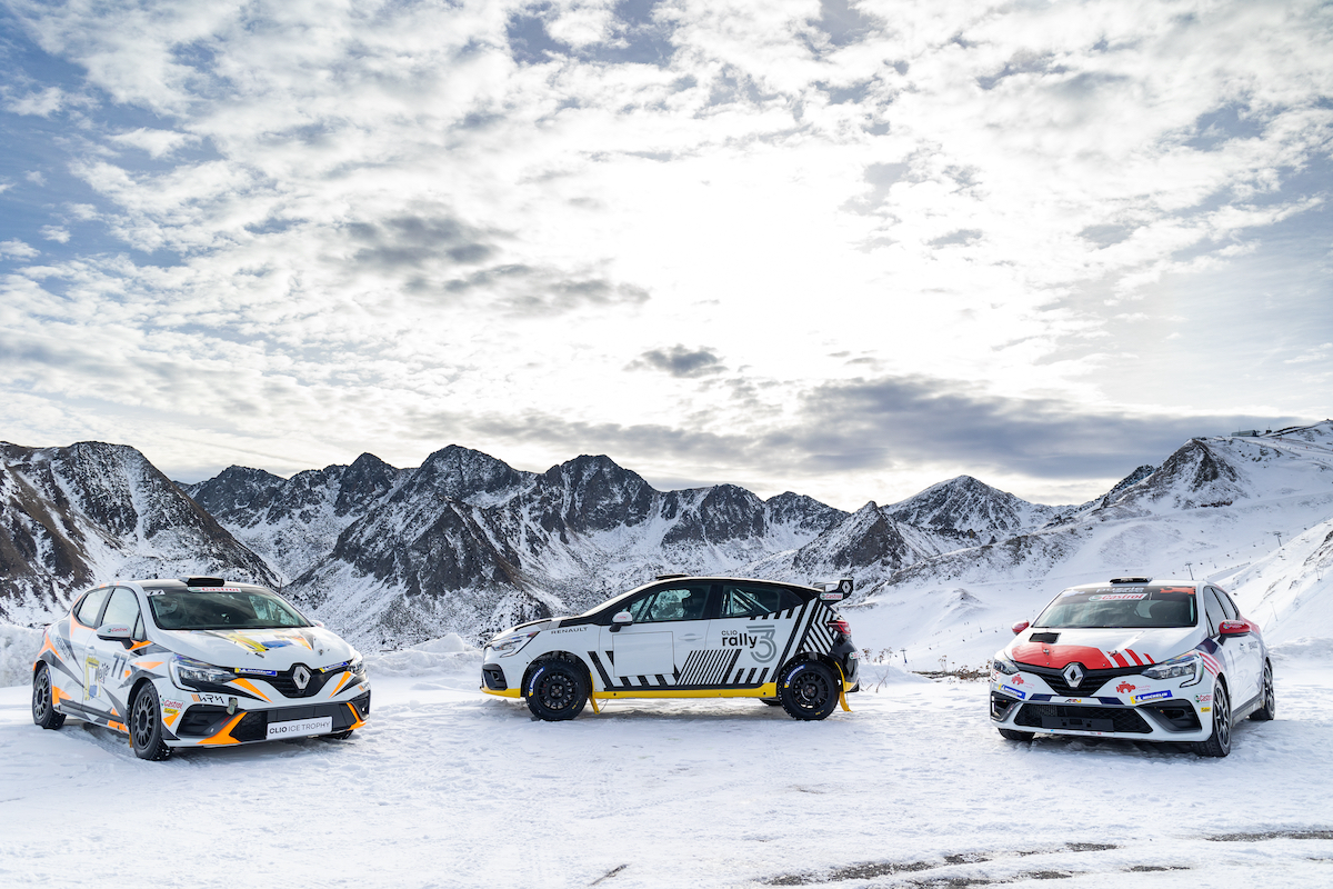 Renault svela la nuova Clio Rally 3 a quattro ruote motrici Renault svela la nuova Clio Rally 3 a quattro ruote motrici