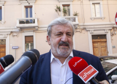 Puglia, Emiliano contro il governo Meloni. “Niente via libera alle trivelle”