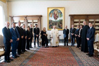 Meloni e la svolta conservatrice del Papa: così muta il dialogo Chigi-Vaticano