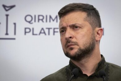 Porta a Porta ospiti stasera: Vespa in prima linea per parlare con Zelensky