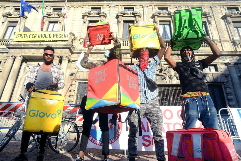 Roma, arrivano le aree di sosta per i rider. Pratelli: “Segnale importante” Roma, arrivano le aree di sosta per i rider. Pratelli: “Segnale importante”