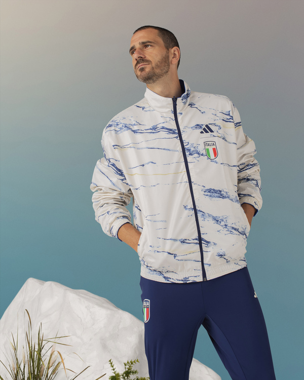 Italia, nuova maglia adidas “di marmo” (tutti i segreti) con Del Piero-Blanco