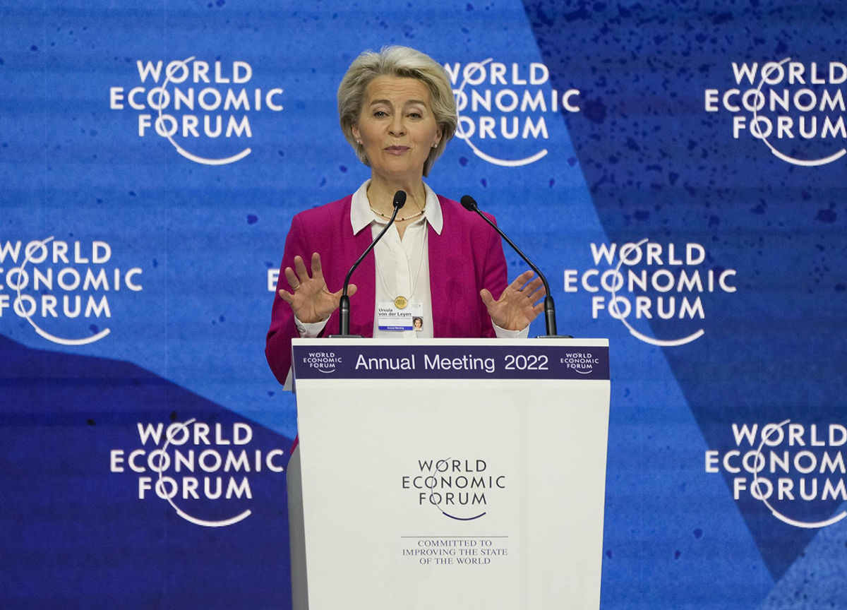 Davos, von der Leyen annuncia il Green deal Ue per tenere testa agli Usa Davos, von der Leyen annuncia il Green deal Ue per tenere testa agli Usa