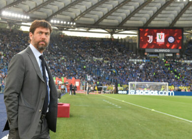 Juventus, Agnelli lascia tutte le società quotate di famiglia. Svolta choc