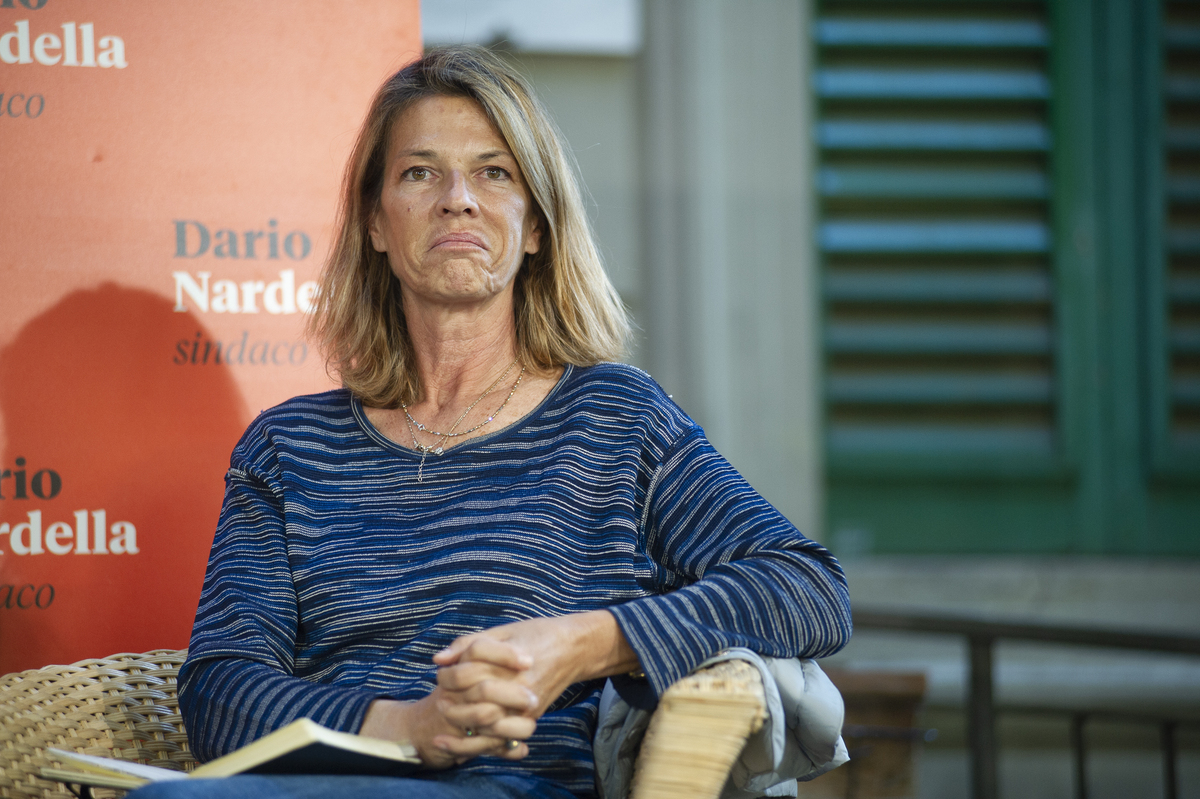 Dal litigio con la Meloni agli insulti sul web. Chi è Claudia Fusani – VIDEO