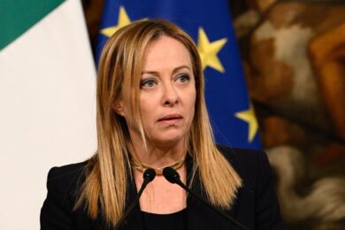 Transizione energetica, la Meloni impugna la legge della Regione Puglia