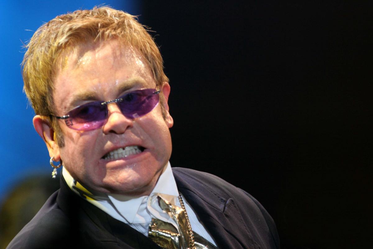Elton John, chiusura record di carriera: gli incassi volano a 720 milioni Elton John, chiusura record di carriera: gli incassi volano a 720 milioni